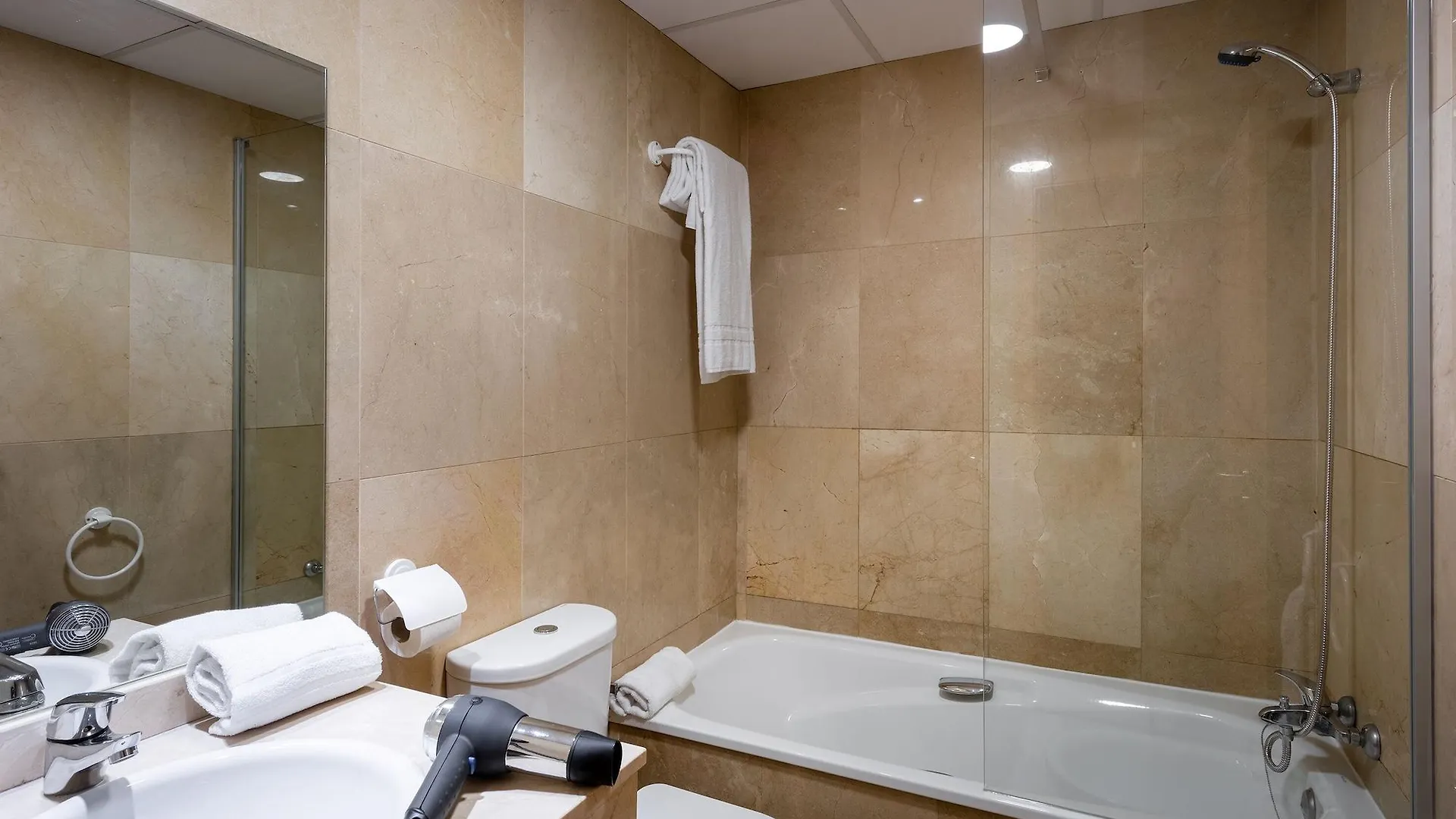 Madrid Airport Suites, Affiliated By Melia Hotel apartamentowy