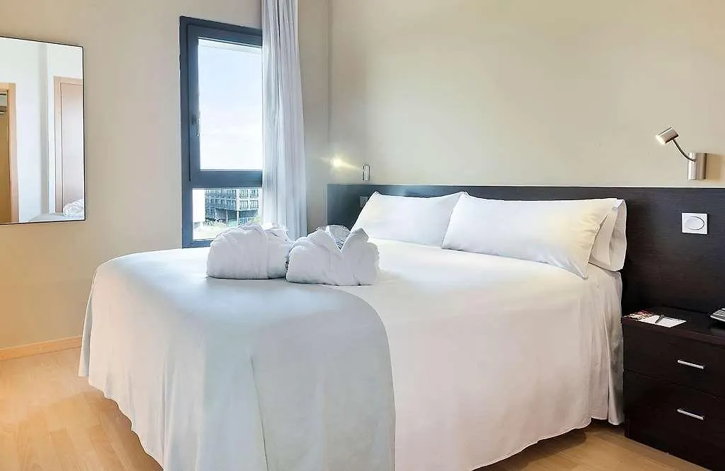 ** Aparthotel Madrid Airport Suites, Affiliated By Melia Spain