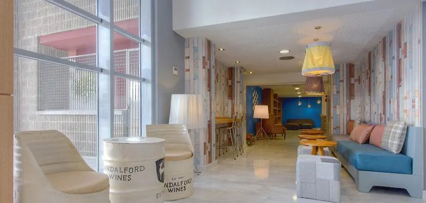 ** Aparthotel Madrid Airport Suites, Affiliated By Melia Spain